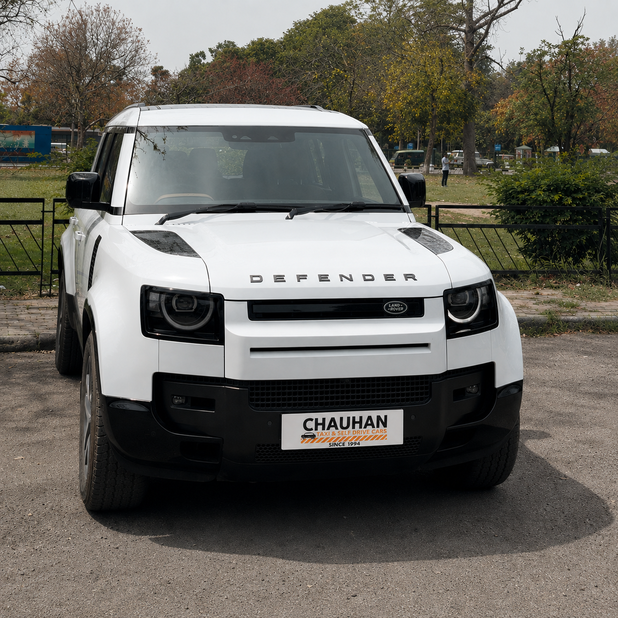 Land Rover Defender - Image 5